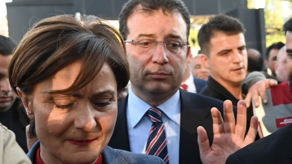Türk savcılar İstanbul belediye başkanı için 15 ay hapis istedi