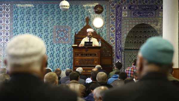 Deutsche Muslime suchen an Eid al-Adha in Polen nach Halal-Fleisch