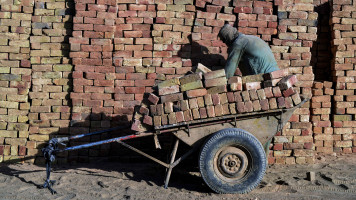 Afghan bricklayers