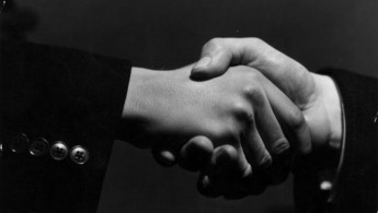 Handshake [Hulton Archive]