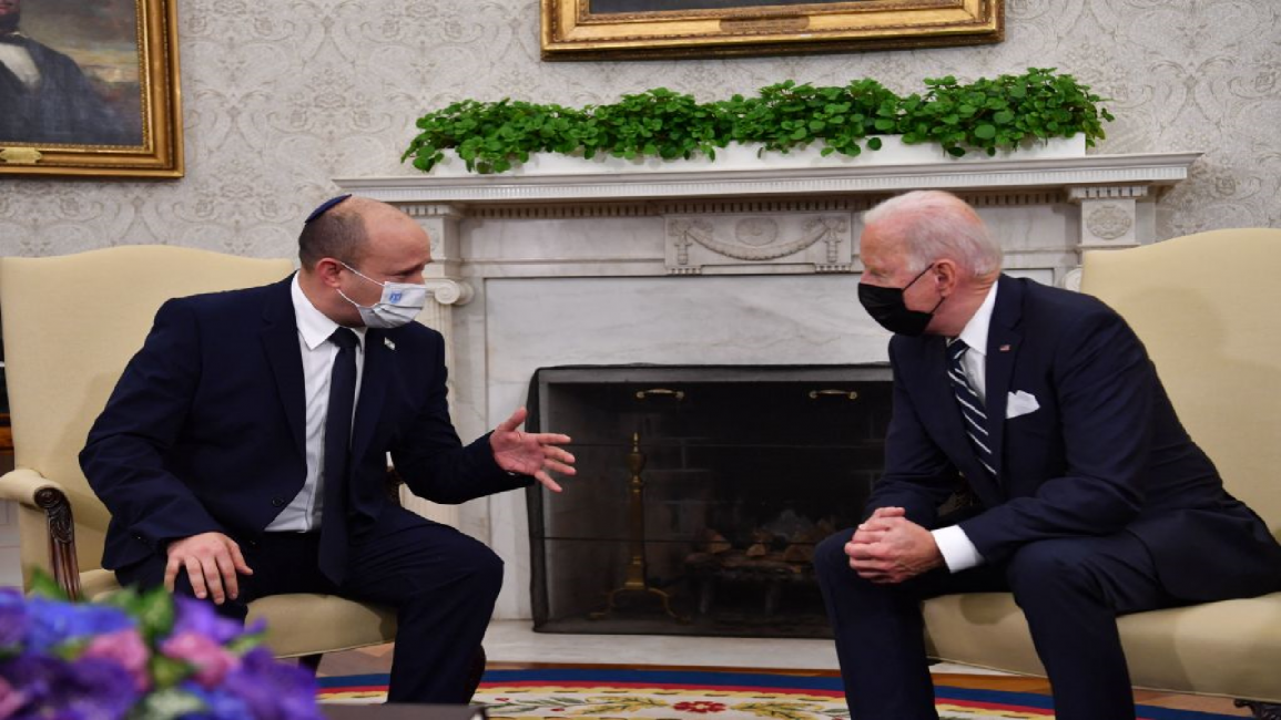 Israeli PM Naftali Bennett (L) meets with US President Joe Biden at the White House