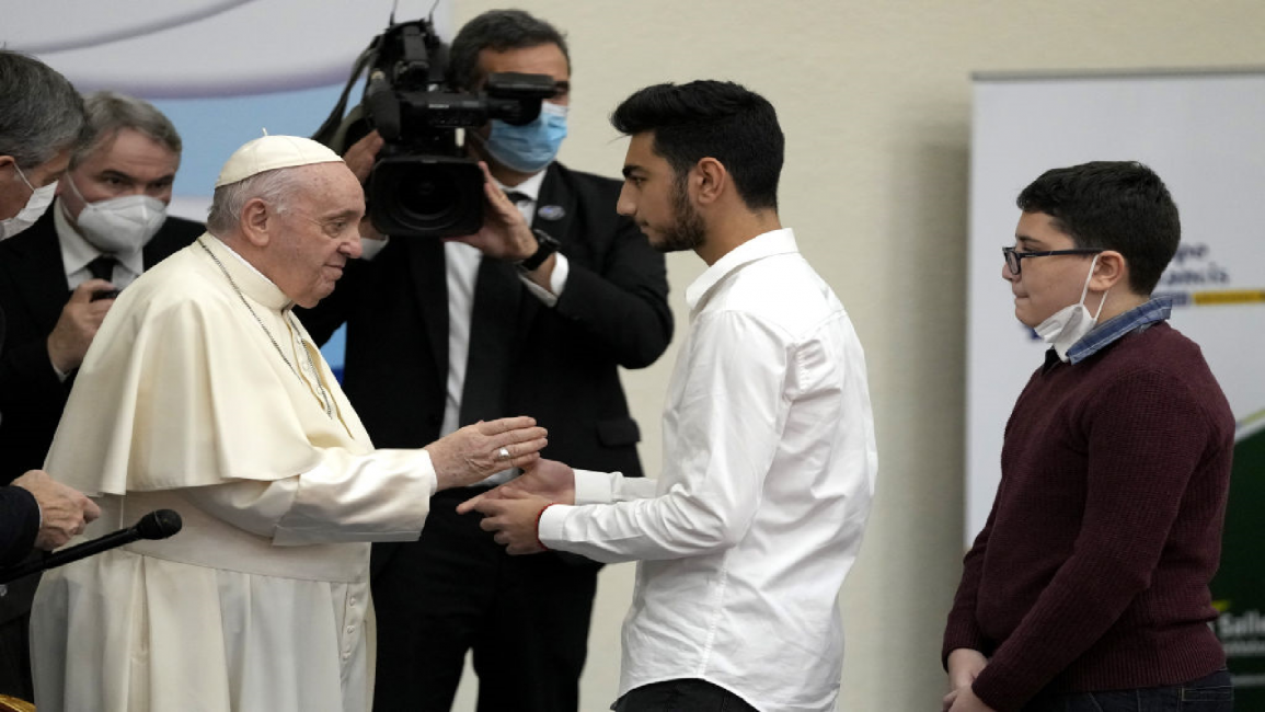Pope meets refugees in Greece