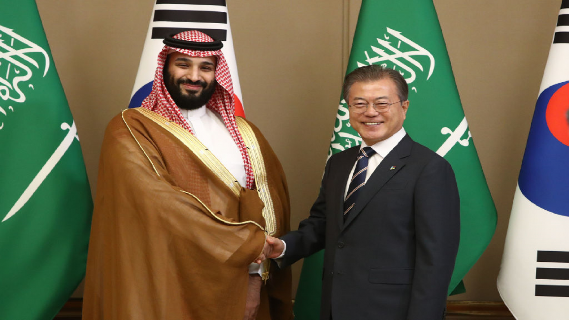 Saudi Crown Prince (L) and South Korean president