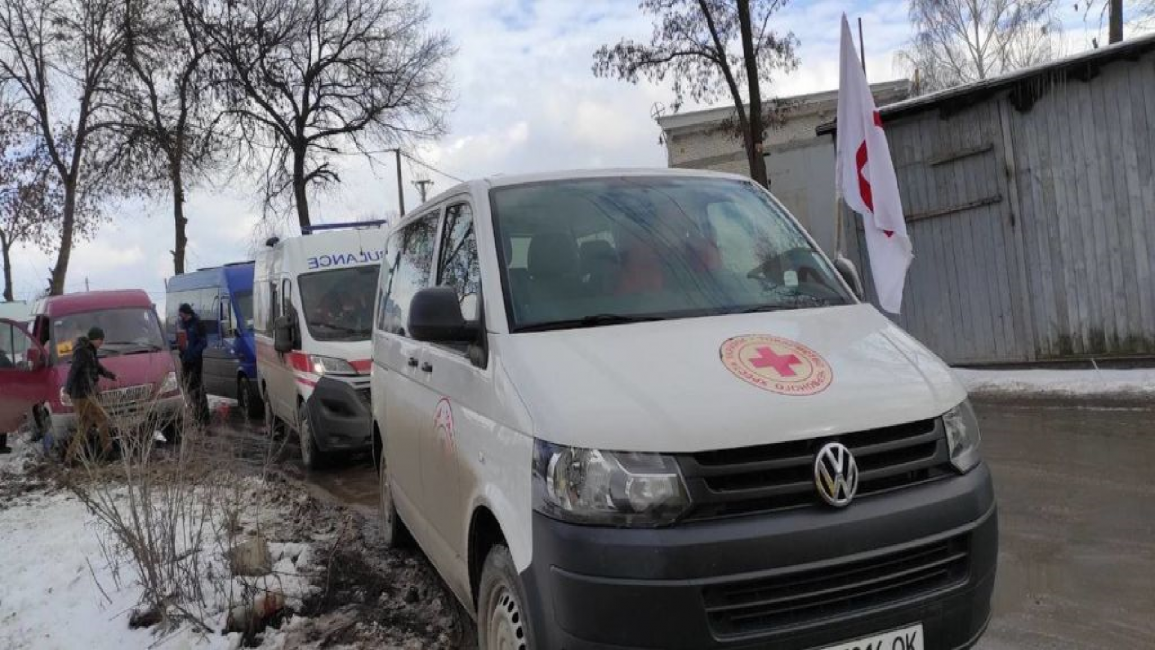 Civilians flee Sumy in Ukraine