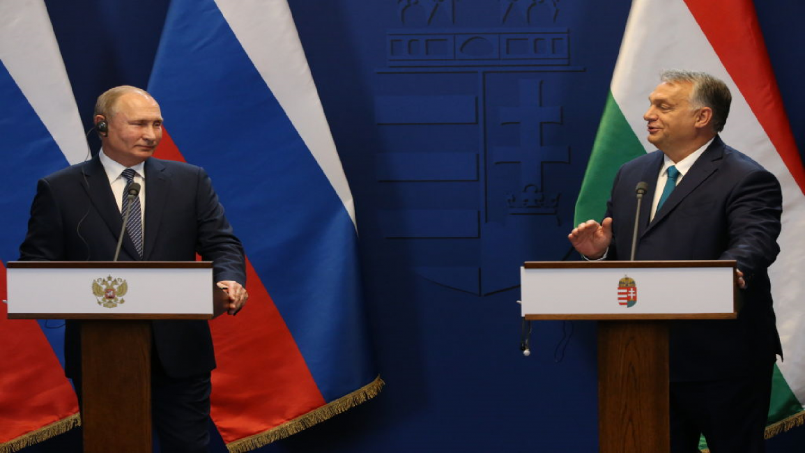 Russian President Vladimir Putin (L) and Hungarian Russian Prime Minister Viktor Orban