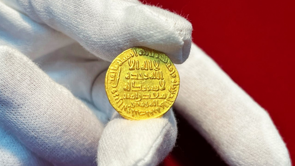 Umayyad era gold coin goes up for auction