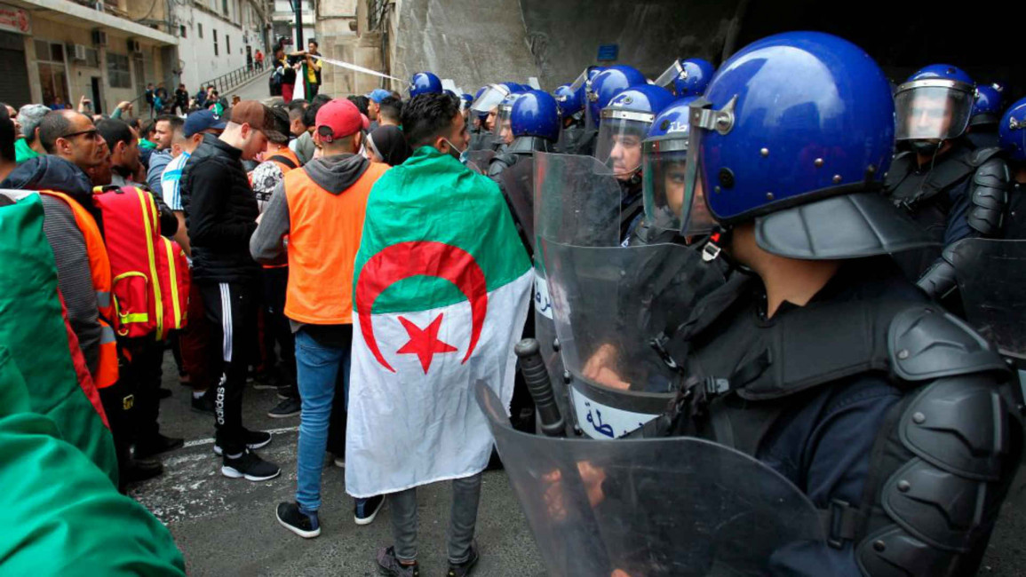 Algeria protest police - AFP