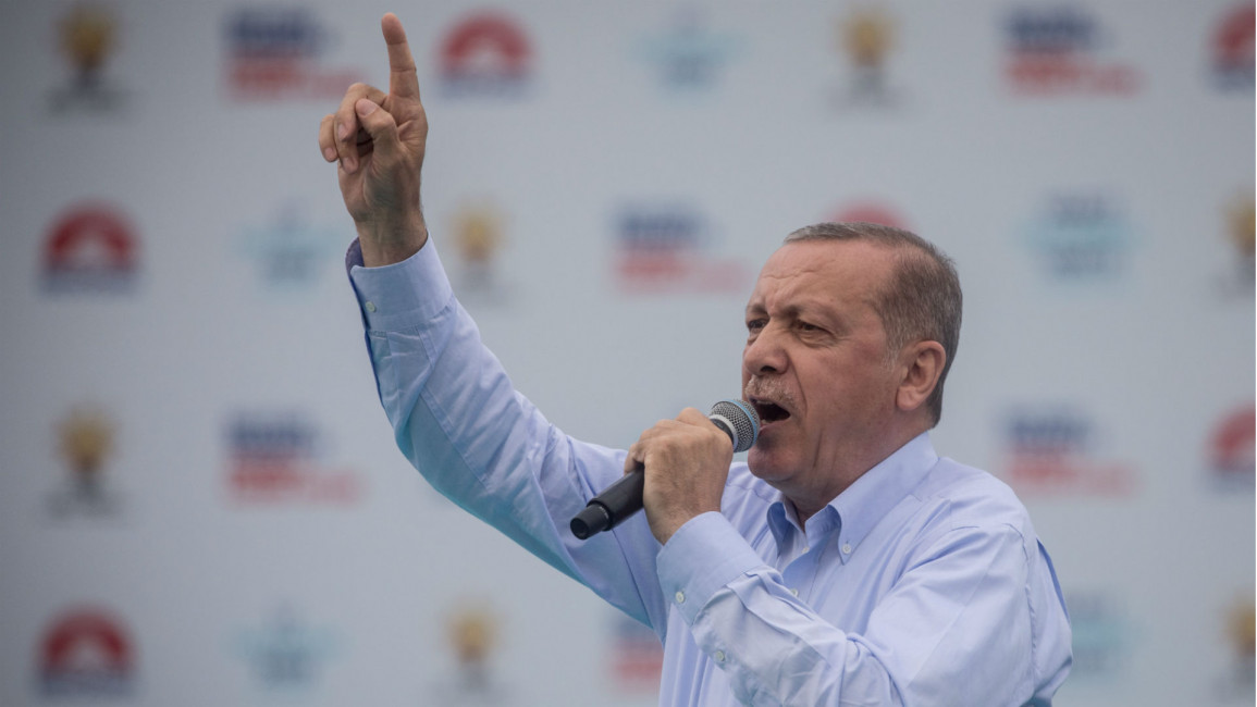 Erdogan speaks to supporters at AK rally