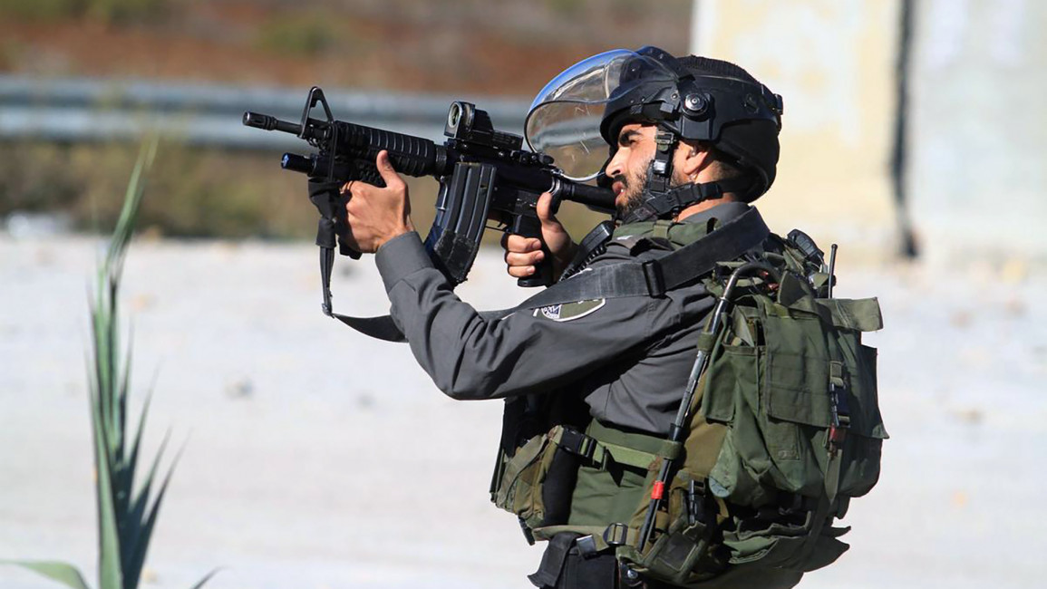 إصابة فلسطينيين في مواجهات مع الجيش الإسرائيلي أمام سجن"عوفر"