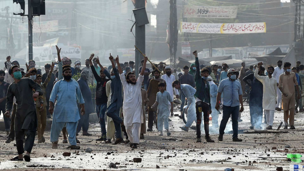 pakistan france protest