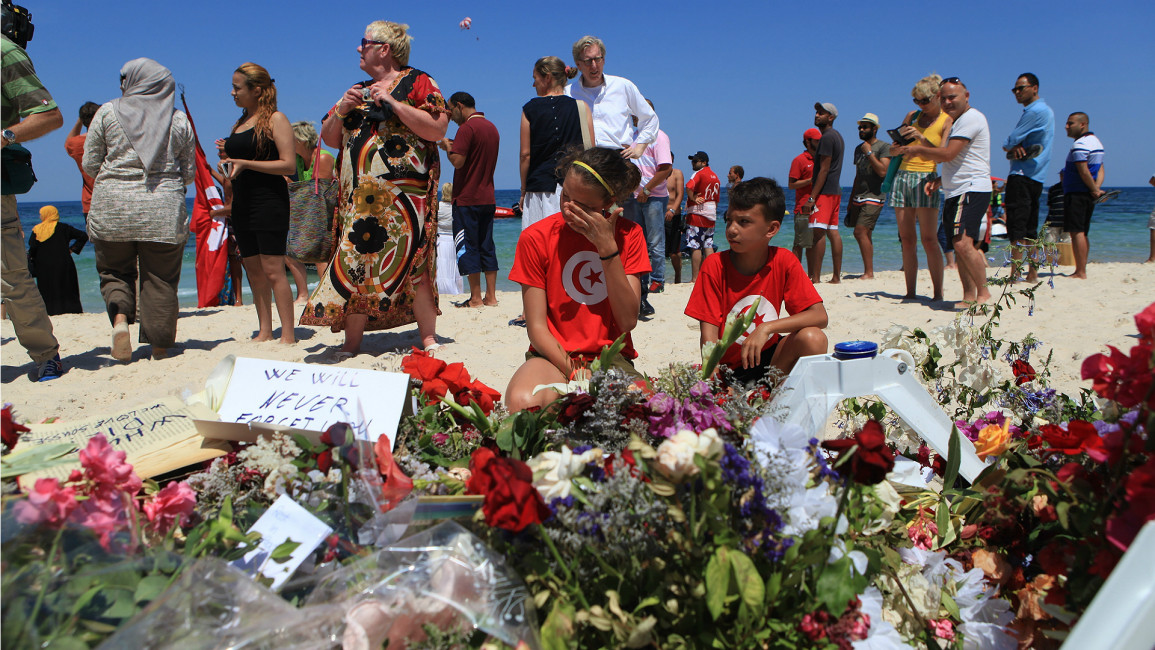 Tunisia mourners 