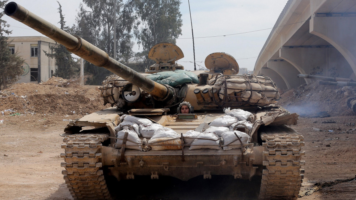 Syrian regime tanks