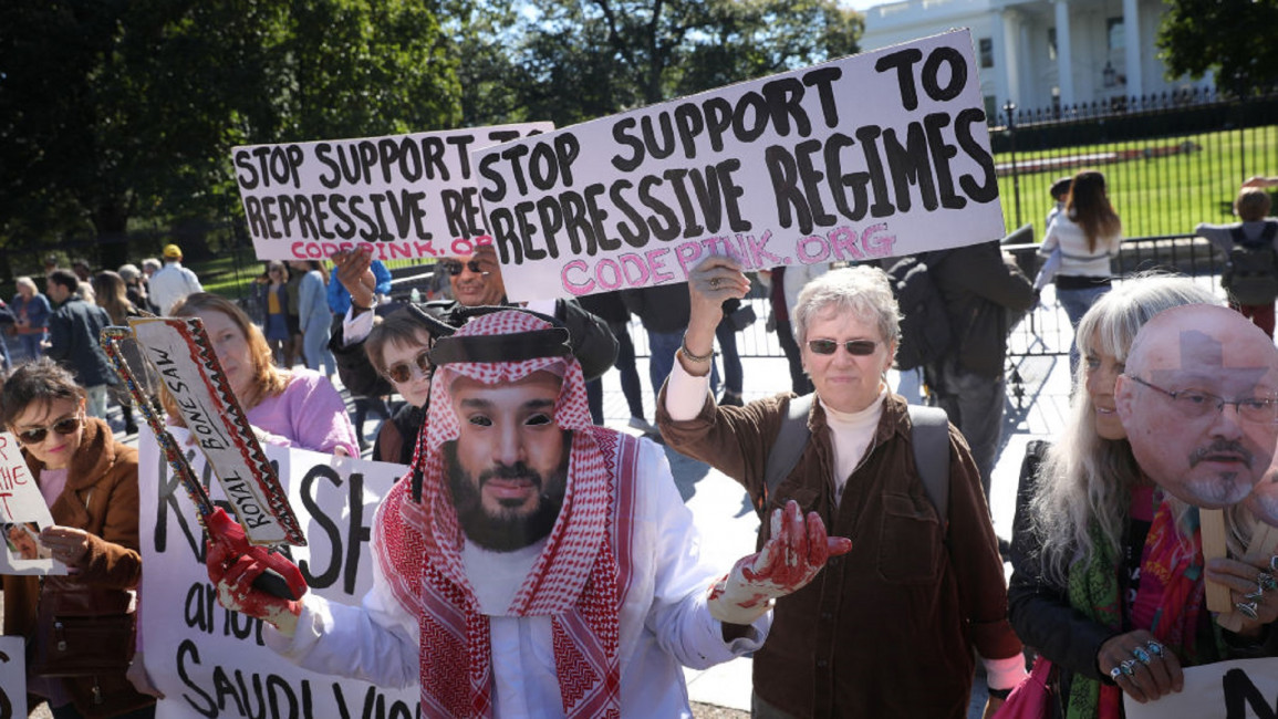 Khashoggi protests in front of MBS charity event
