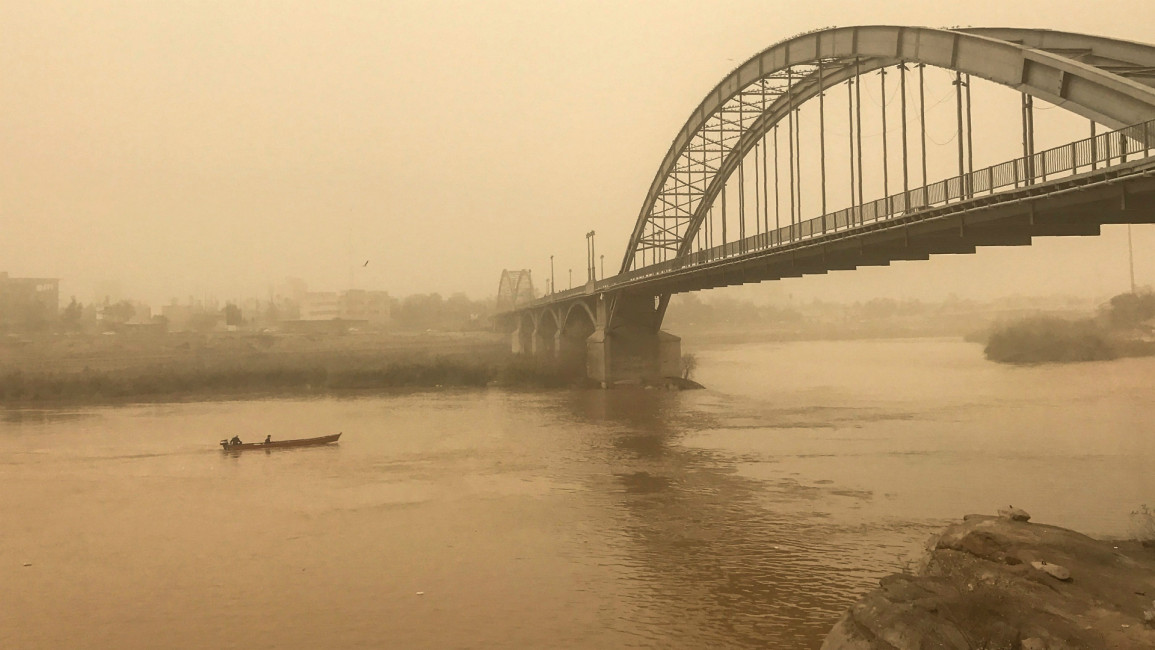 Sandstorm Iran -- AFP