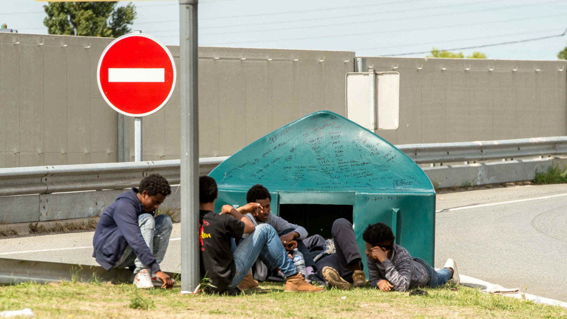 calais homeless migrants afp