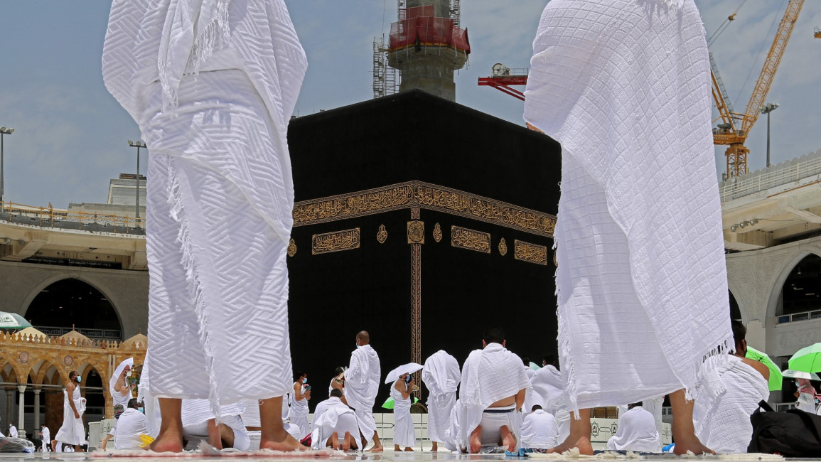Kaaba worshippers [AFP/Getty-file photo]