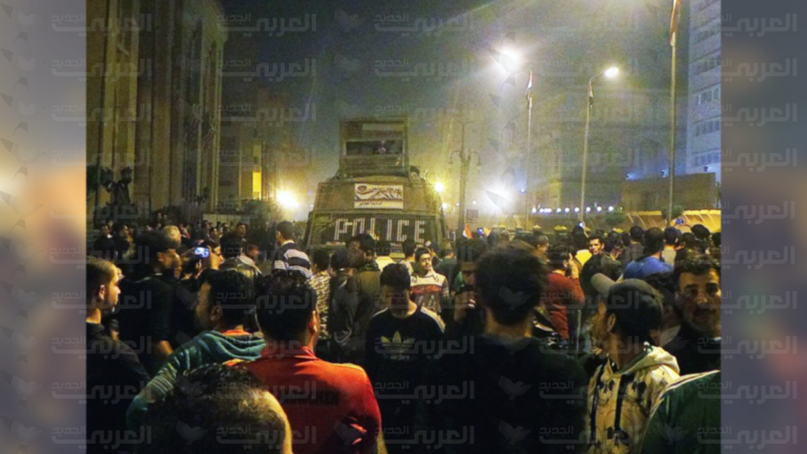 مواطنون يتجمهرون أمام مديرية أمن القاهرة