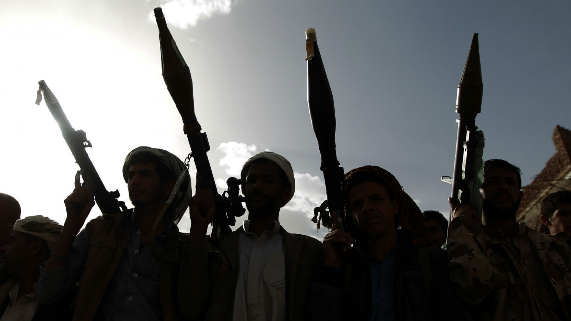 Houthis_Arms