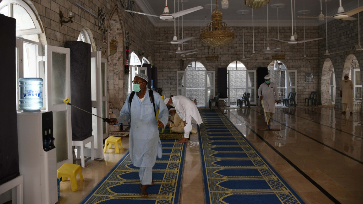 Pakistan mosque Covid-19 [Anadolu/Getty-file photo]