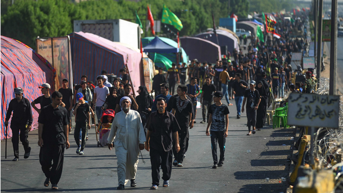 Shiite Muslim pilgrims Karbala -- AFP
