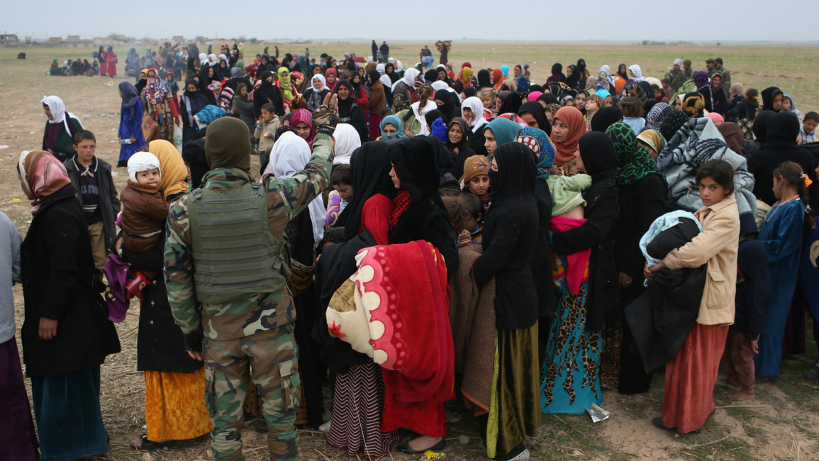 Civilians flee IS controlled areas