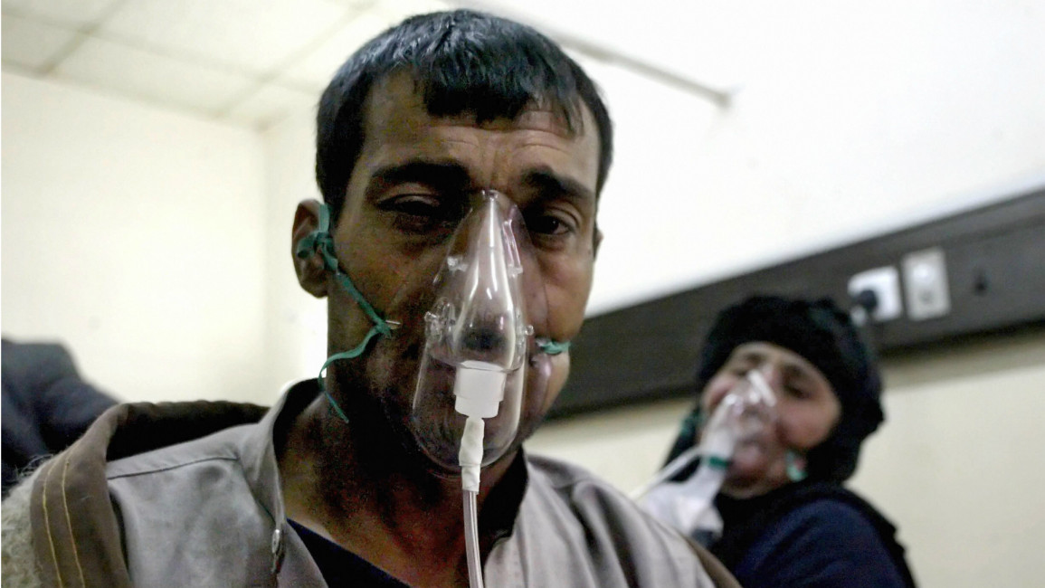 Iraqi with oxygen mask 2007