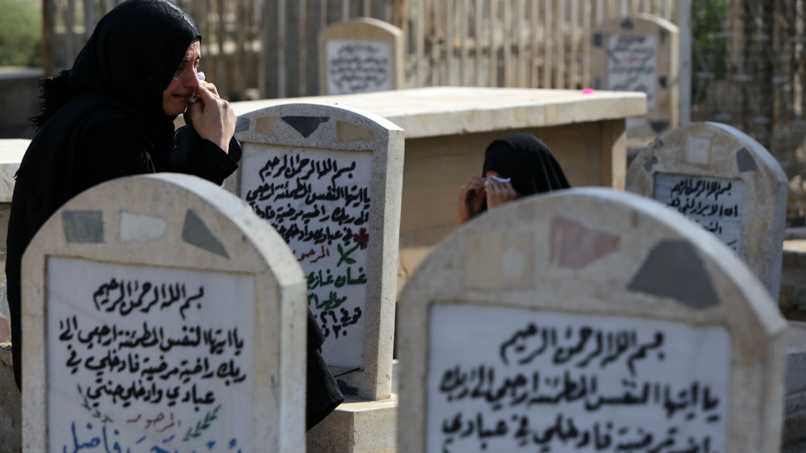 Iraq_Graveyard