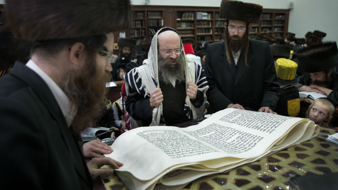 Jews celebrate purim