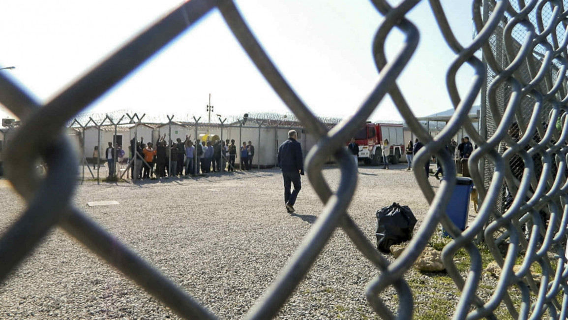 Greece migrant dentention centres - Katja Lihtenvalner