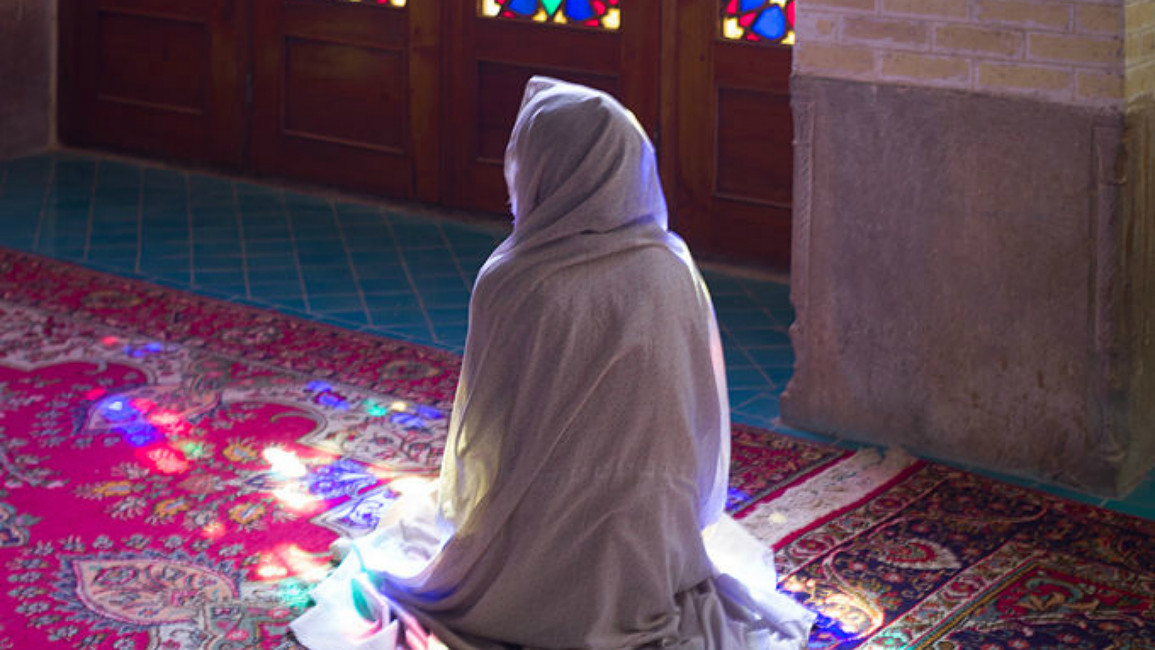 Female Muslim mosque