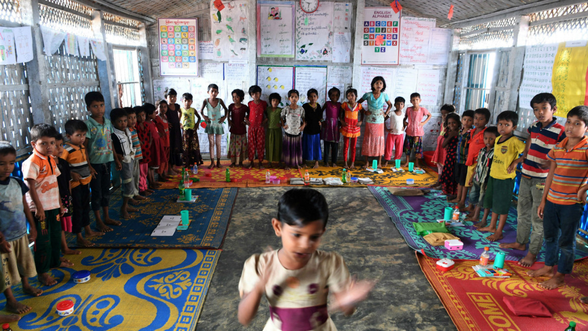 Rohingya children school