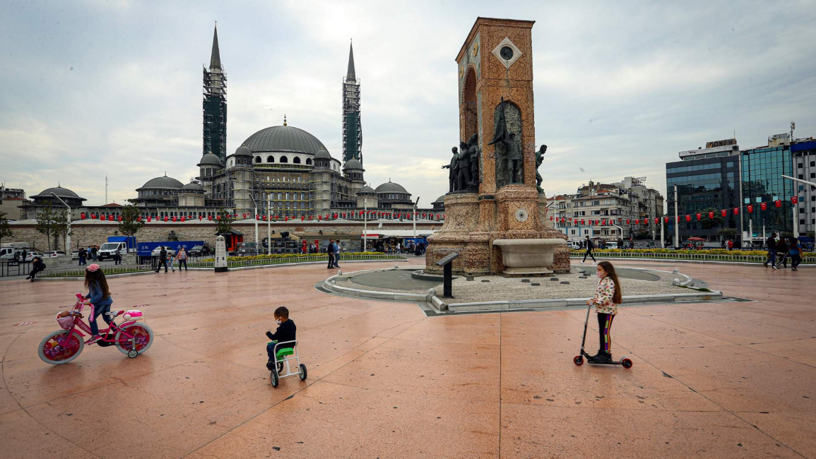 istanbul taksim square