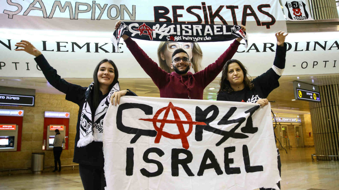 Besiktas fans arrive in Israel - Anadolu