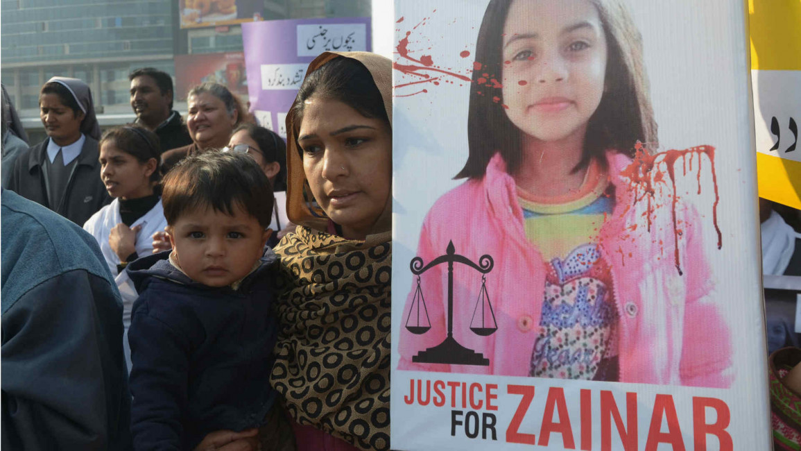 Pakistanis protesting murder and rape of Zainab Ansari
