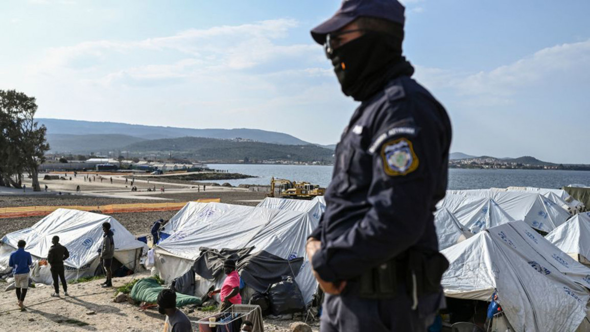 Greece police migrants [Getty]