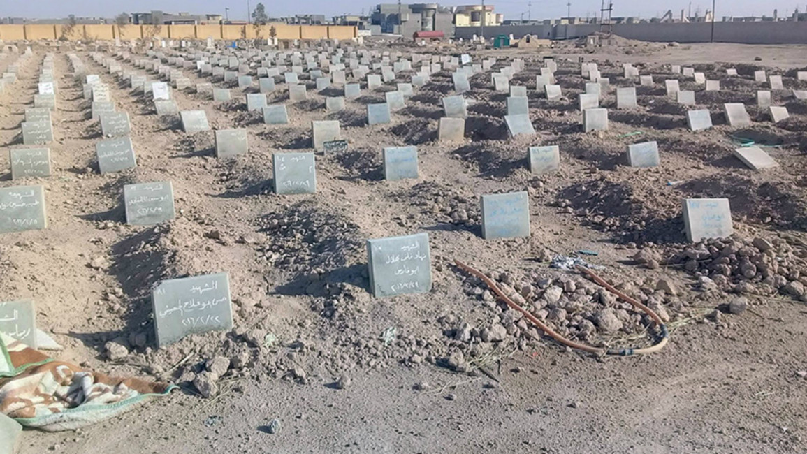 ISIS Graveyard -- Iraqi defence ministry 