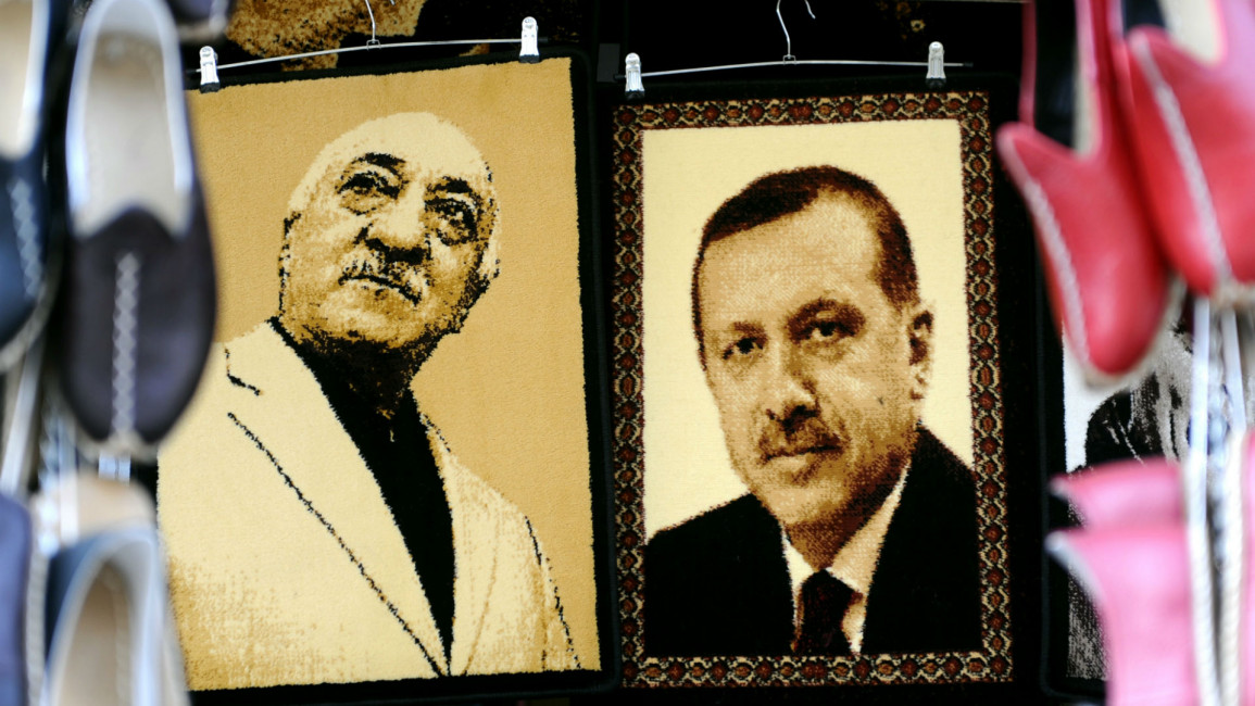 Erdogan Gulen (AFP)