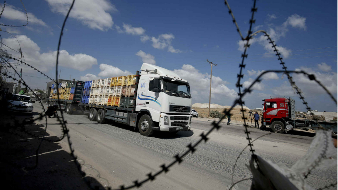 Truck carrying goods enters Gaza Strip