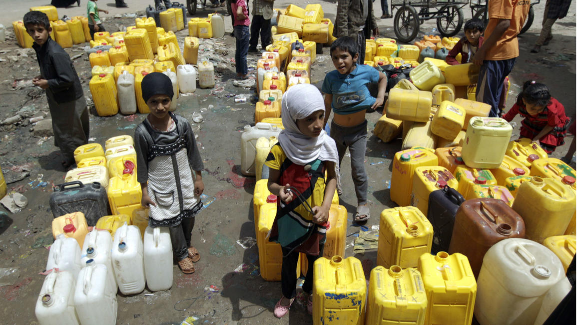 water sanaa queues yemen afp